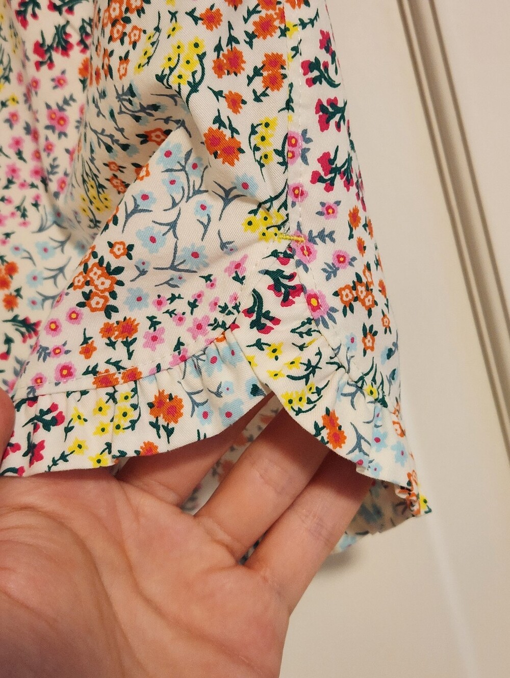 💐Lands' End💐 - Girl's Multicolor Floral Ruffle Hem Drawstring Short - Picture 11 of 16